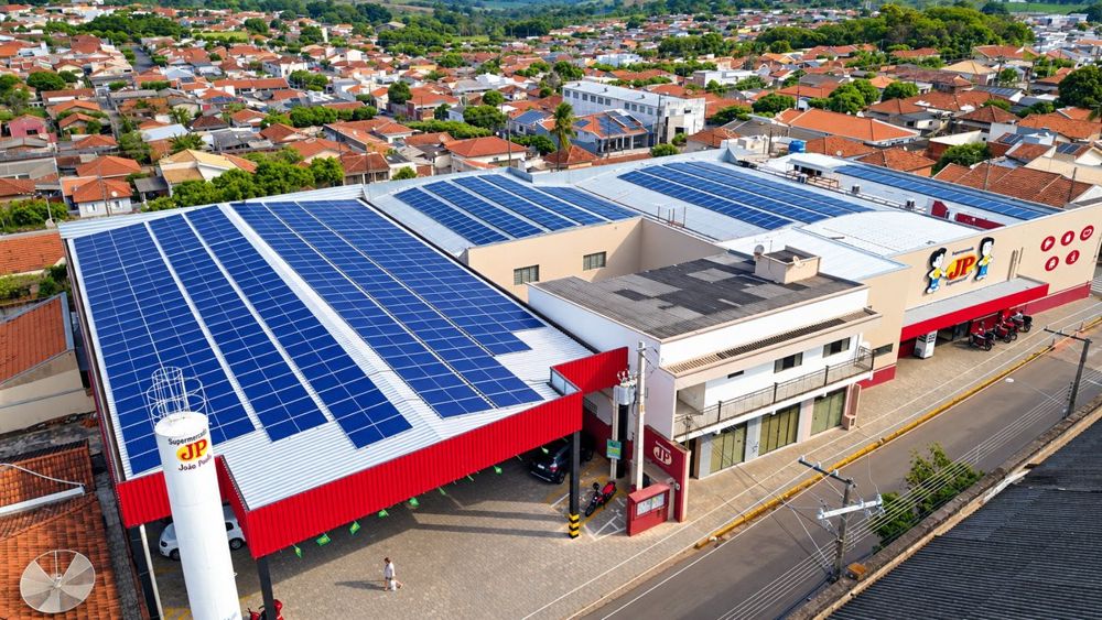 Sistema fotovoltaico no Supermercado JP